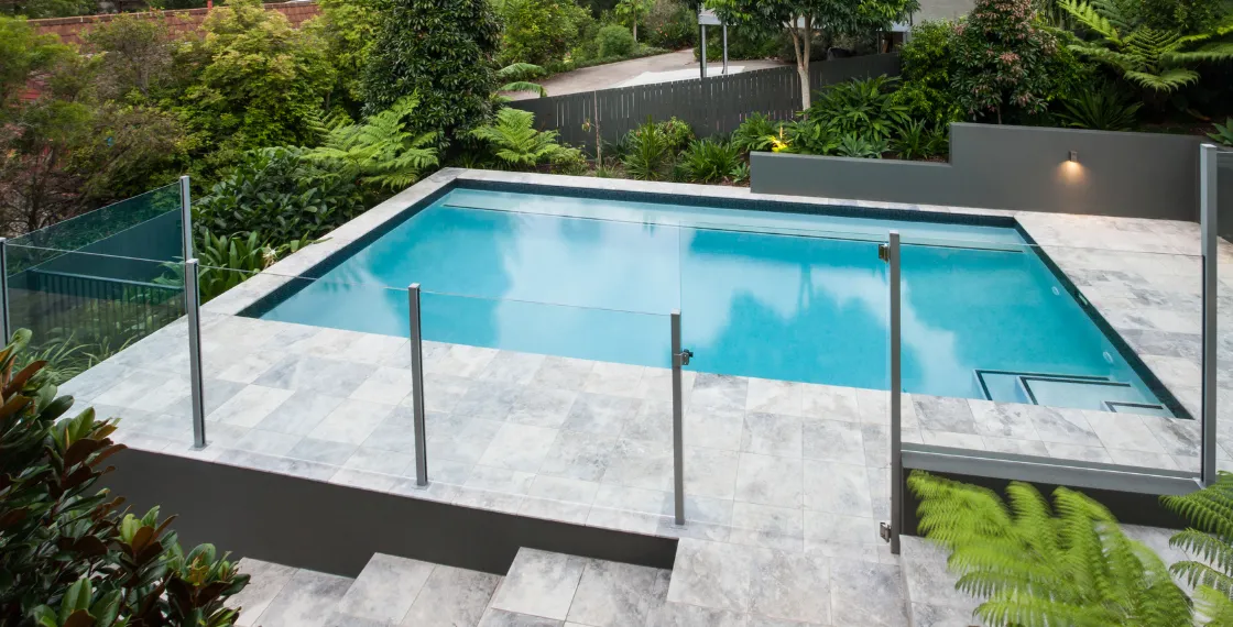 Glass pool fence